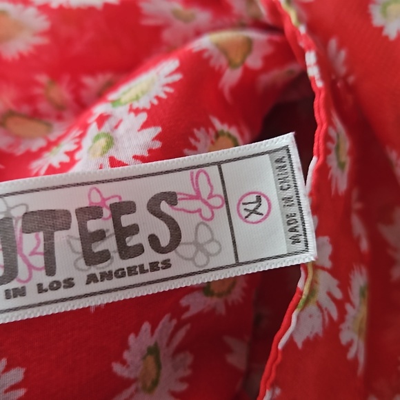 Red Daisy Print Lace Cutout Tank Top Blouse - Picture 9 of 9